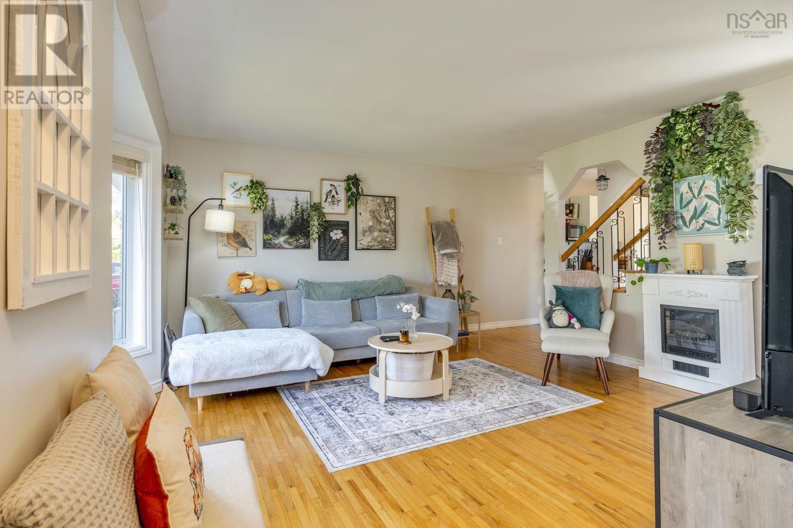 Property at 9 Longstaff Court image 4