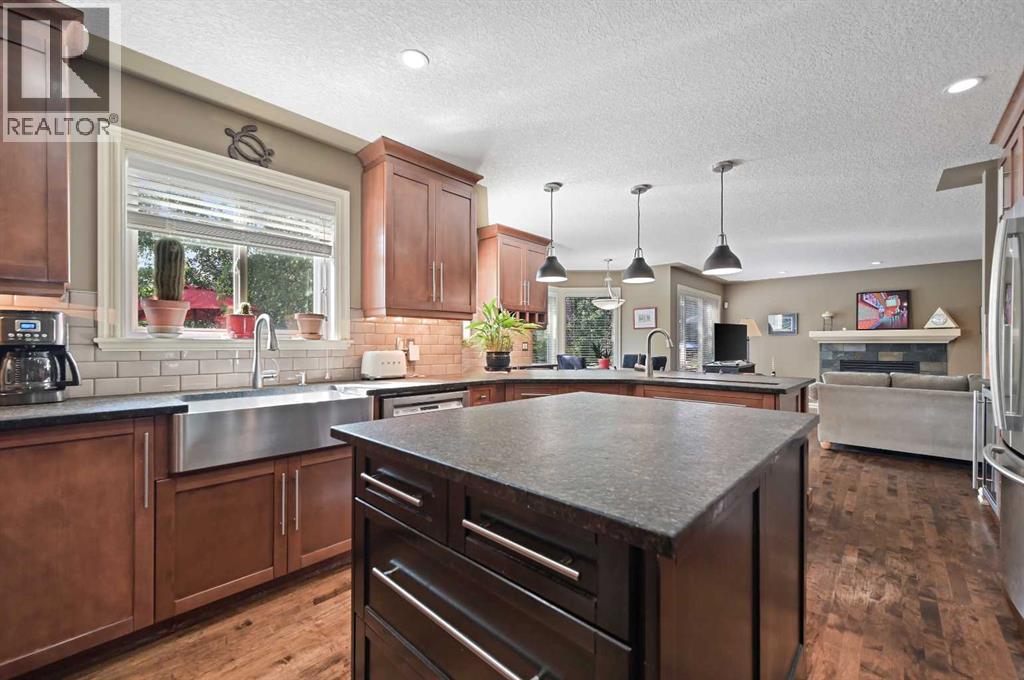 41 Strathridge Crescent Sw, Calgary, Alberta  T3H 3R9 - Photo 15 - A2256672