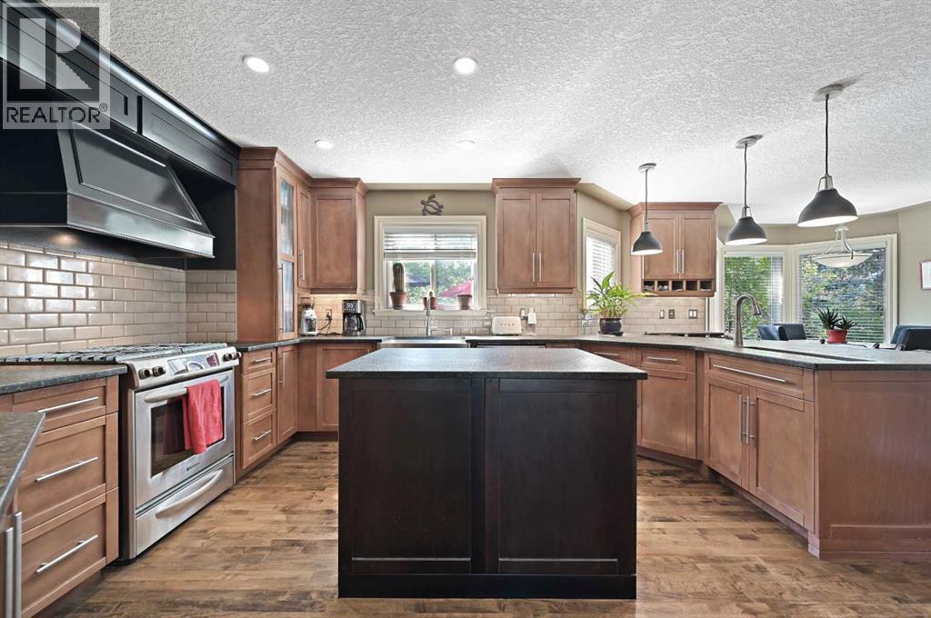 41 Strathridge Crescent Sw, Calgary, Alberta  T3H 3R9 - Photo 14 - A2256672