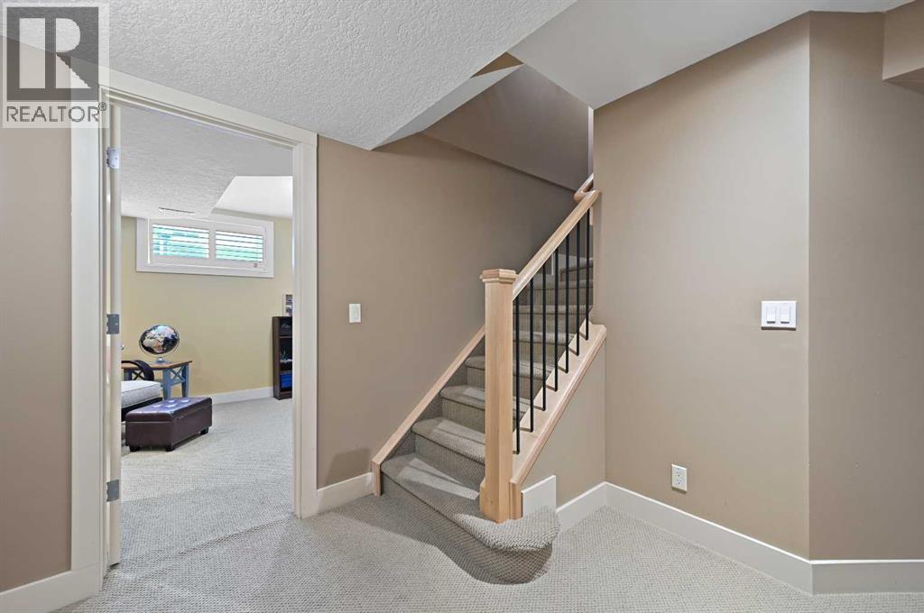 41 Strathridge Crescent Sw, Calgary, Alberta  T3H 3R9 - Photo 32 - A2256672