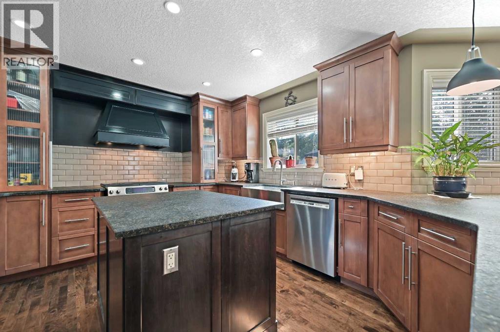 41 Strathridge Crescent Sw, Calgary, Alberta  T3H 3R9 - Photo 13 - A2256672
