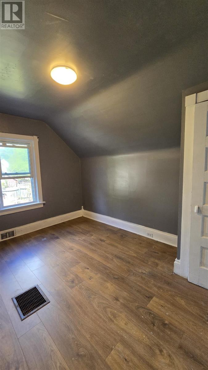 33 Pardee Ave, Sault Ste. Marie, Ontario  P6B 1V9 - Photo 14 - SM252698