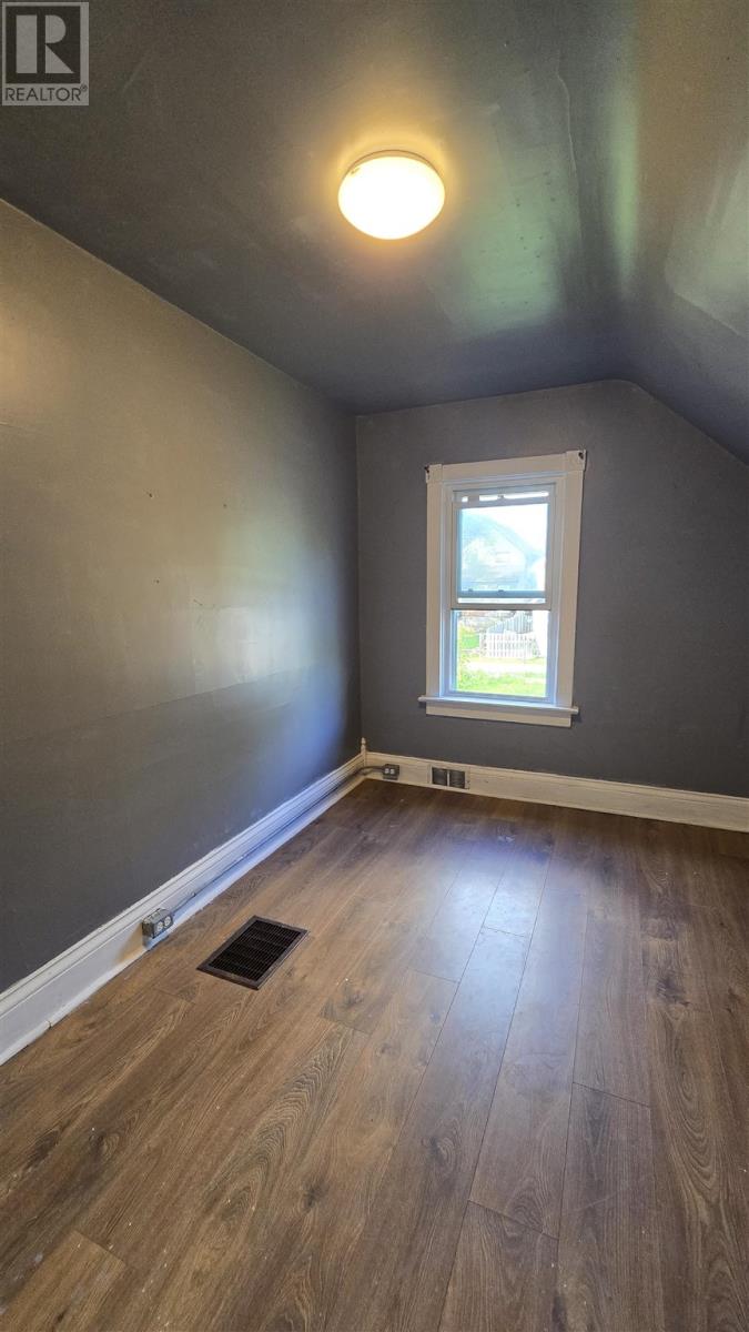 33 Pardee Ave, Sault Ste. Marie, Ontario  P6B 1V9 - Photo 15 - SM252698