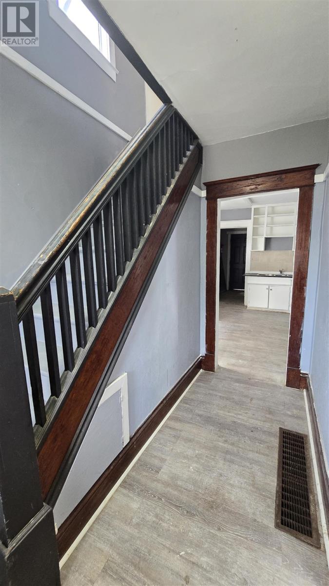 33 Pardee Ave, Sault Ste. Marie, Ontario  P6B 1V9 - Photo 3 - SM252698