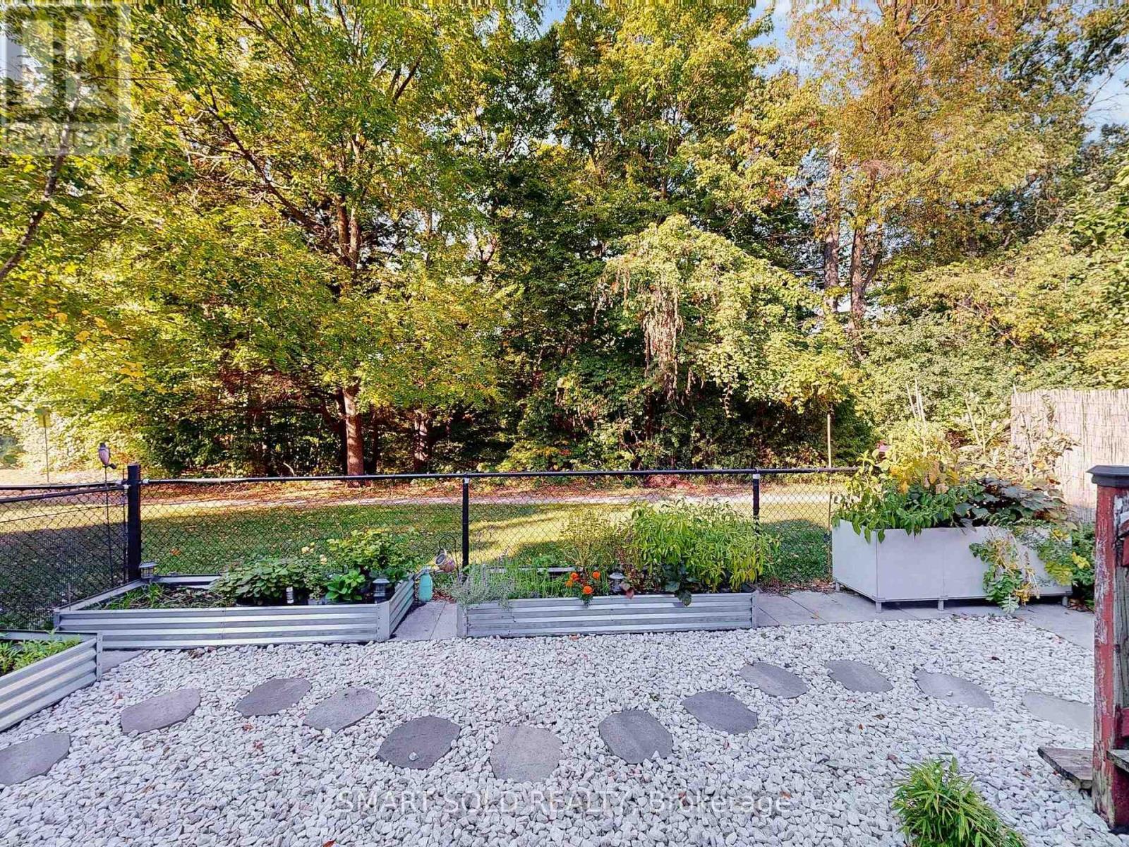 30 Crispin Court, Markham (Buttonville), Ontario  L3R 4G6 - Photo 27 - N12417912