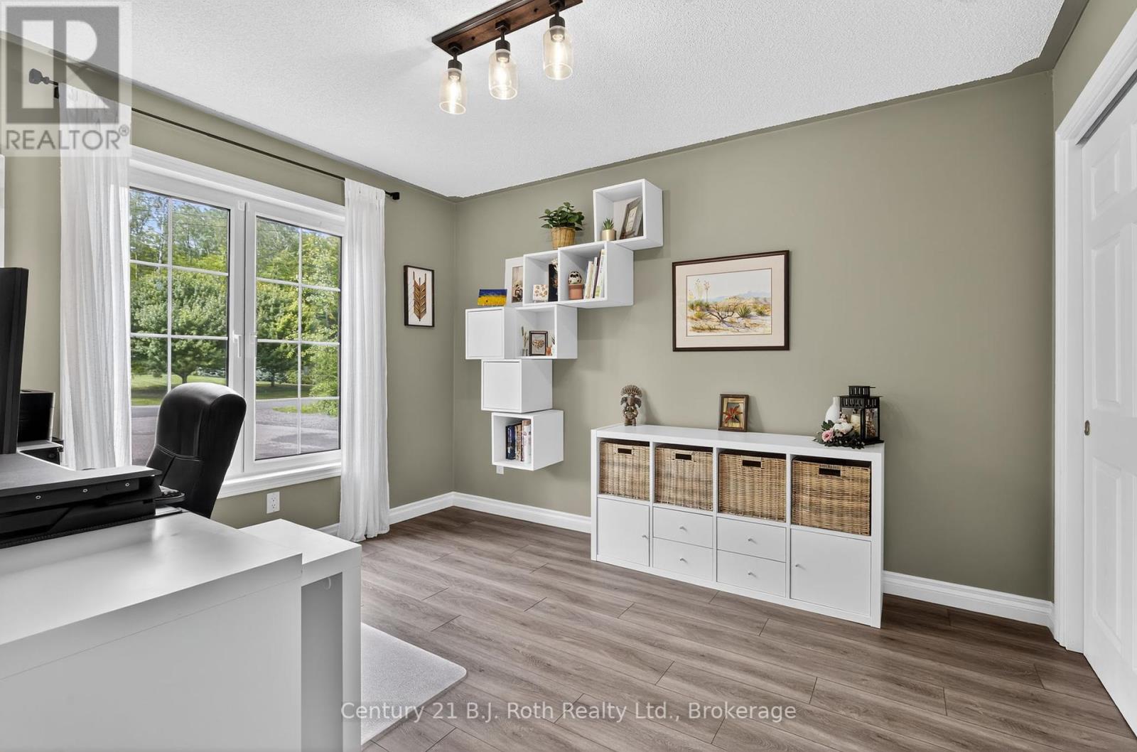 83 Wozniak Road, Penetanguishene, Ontario  L9M 1W6 - Photo 8 - S12418651