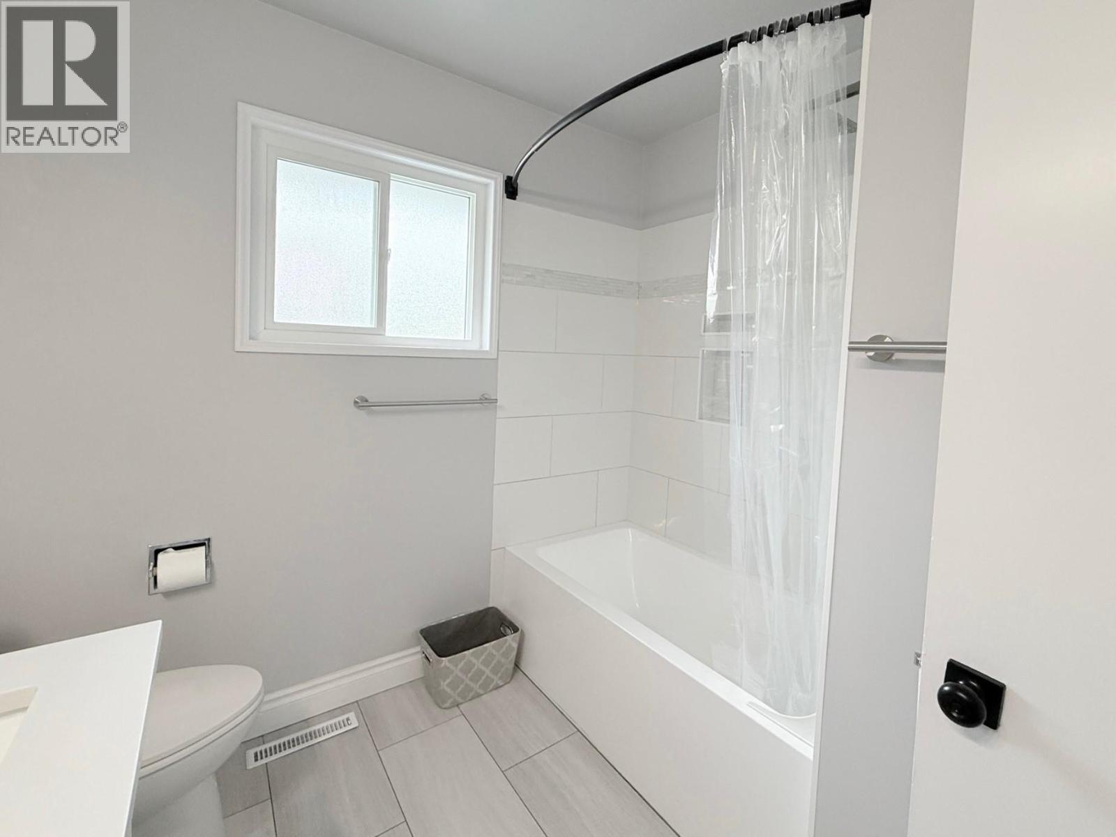 2211 West Bench Drive, Penticton, British Columbia  V2A 8Z8 - Photo 14 - 10339823