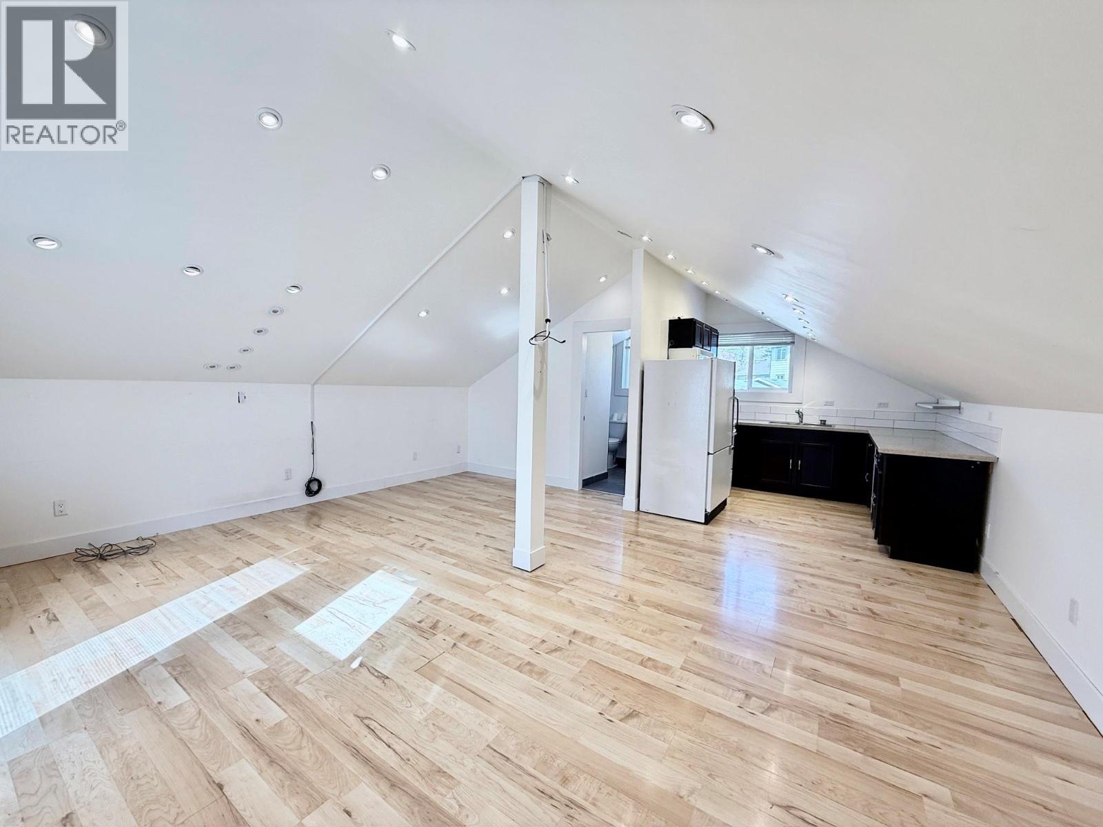 2211 West Bench Drive, Penticton, British Columbia  V2A 8Z8 - Photo 34 - 10339823