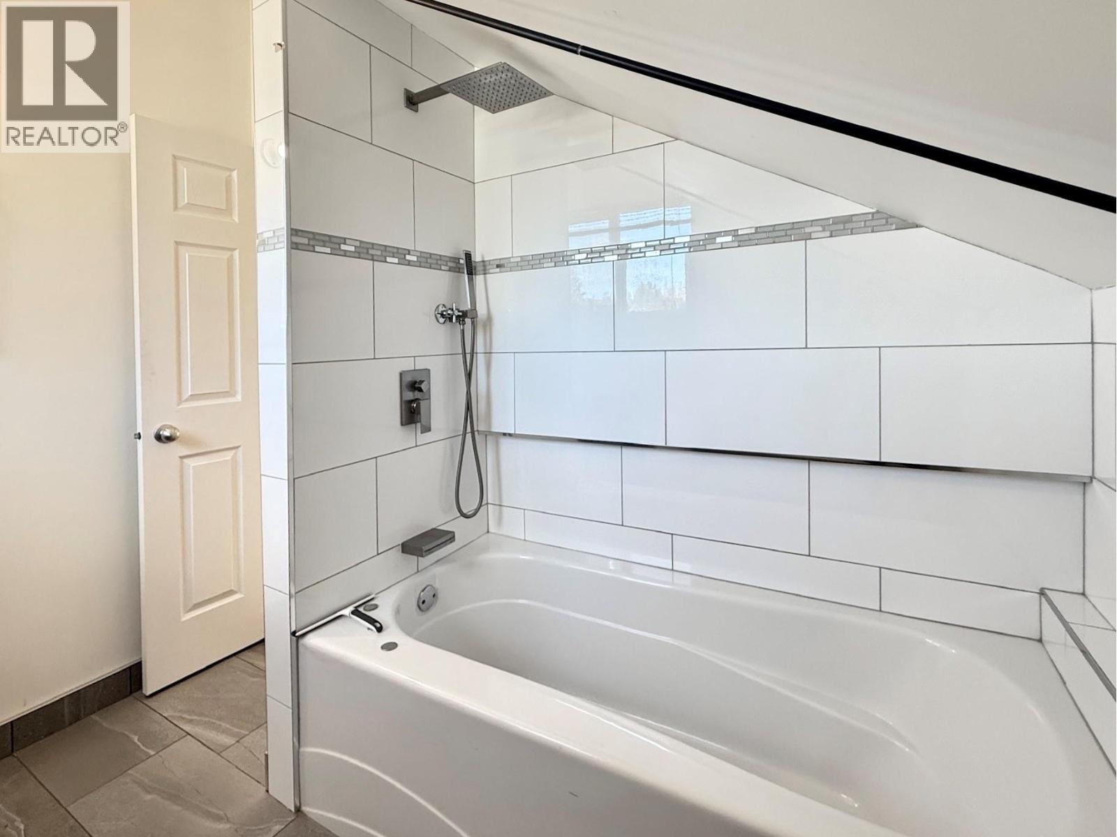 2211 West Bench Drive, Penticton, British Columbia  V2A 8Z8 - Photo 36 - 10339823