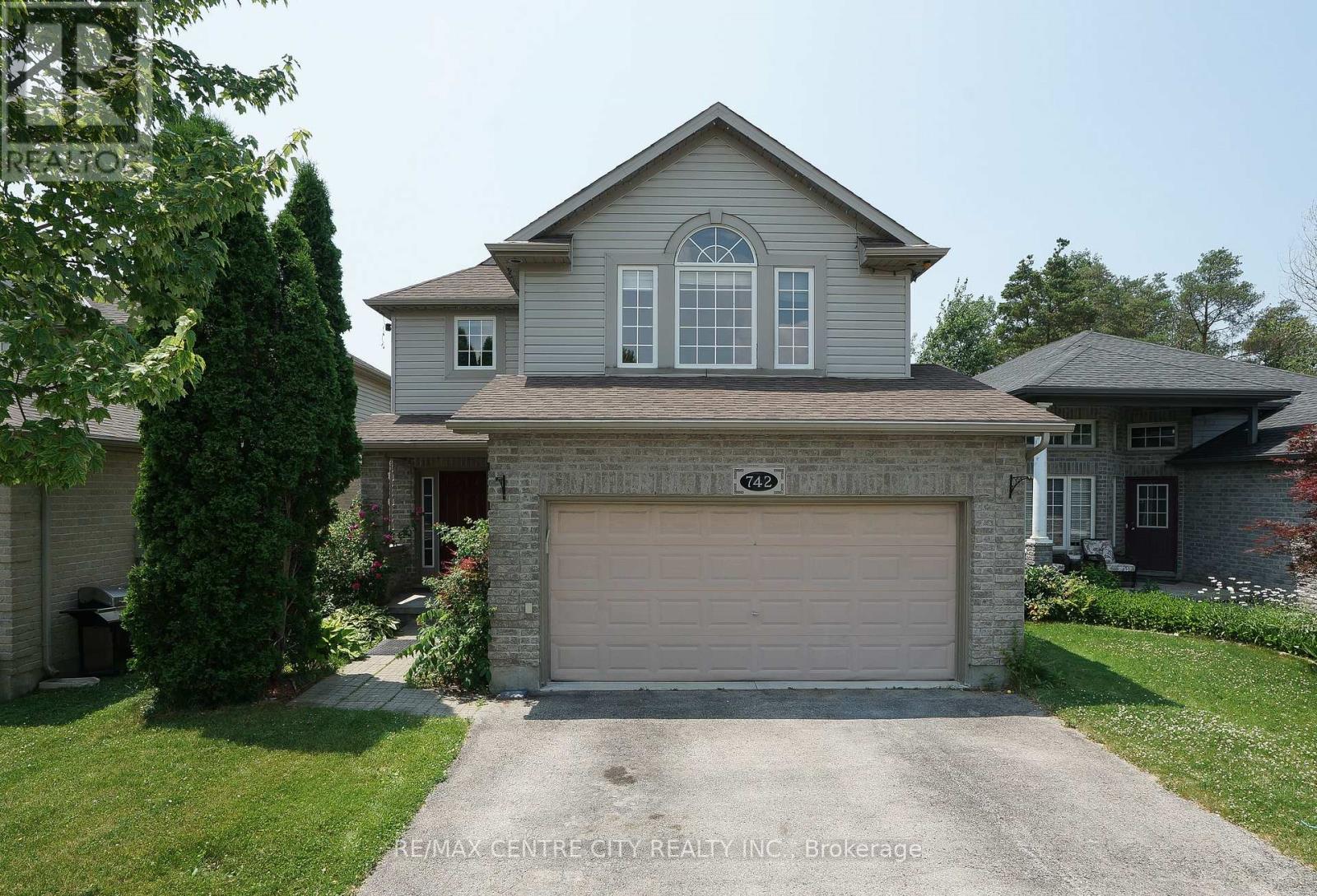 742 Marigold Street Sw, London North, Ontario  N5X 4J3 - Photo 1 - X12418703