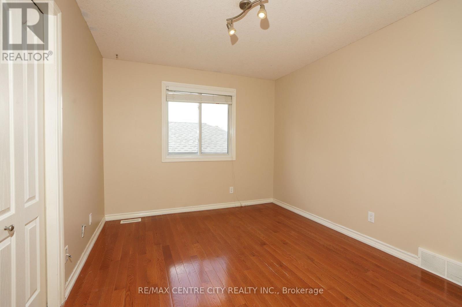 742 Marigold Street Sw, London North, Ontario  N5X 4J3 - Photo 24 - X12418703