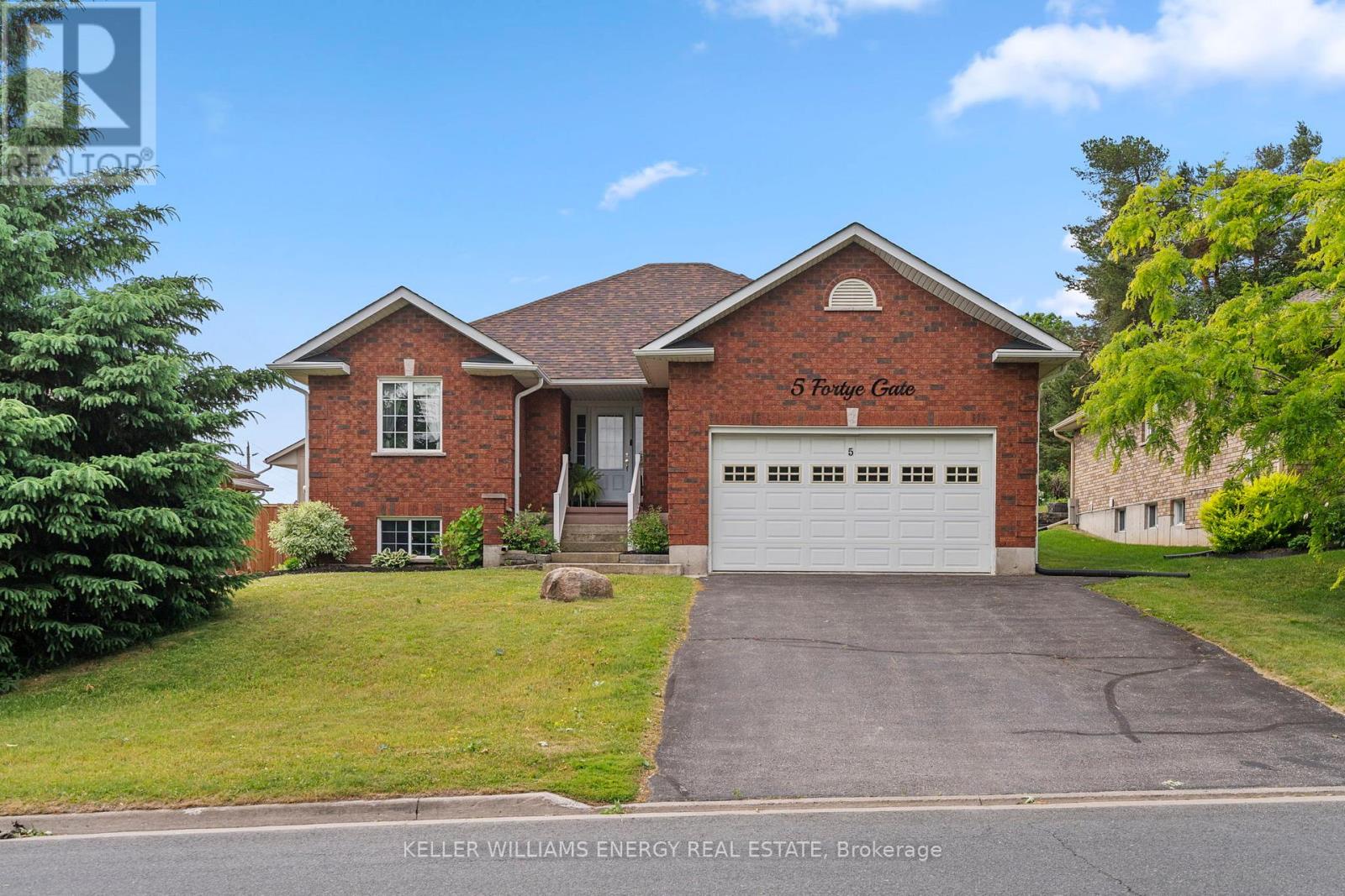 5 Fortye Gate, Peterborough (Otonabee Ward 1), Ontario  K9K 2E7 - Photo 3 - X12418660