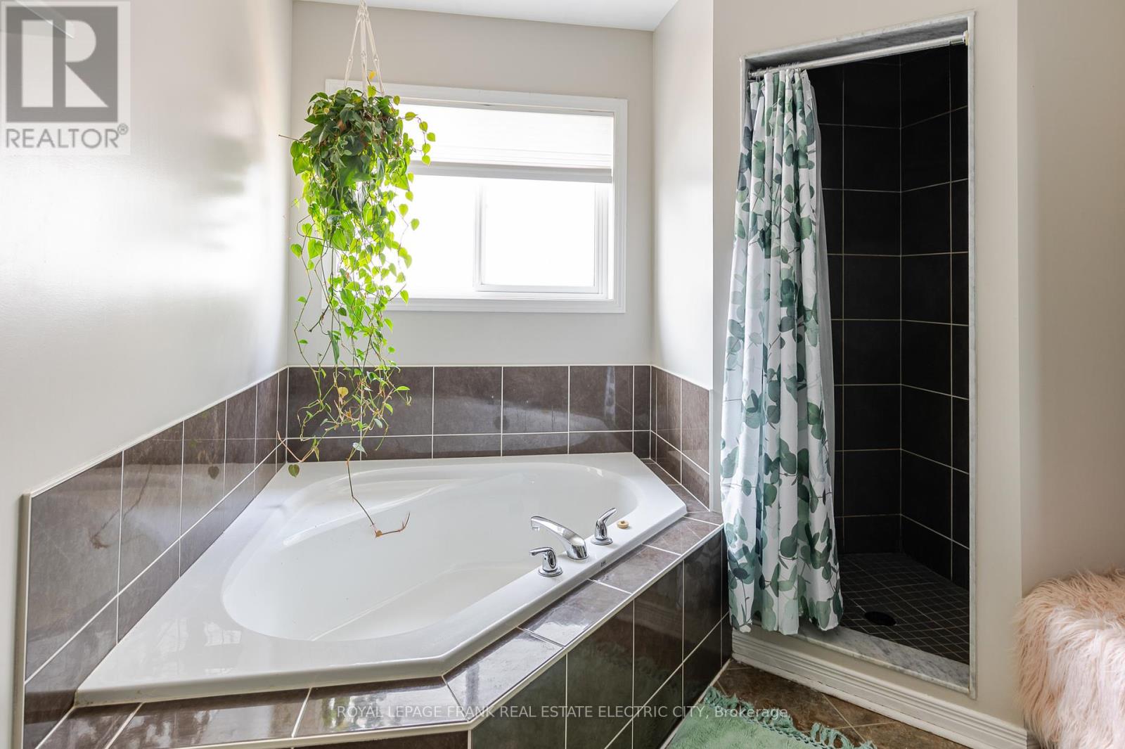 664 Tully Crescent, Peterborough, Ontario  K9K 0A9 - Photo 32 - X12418667