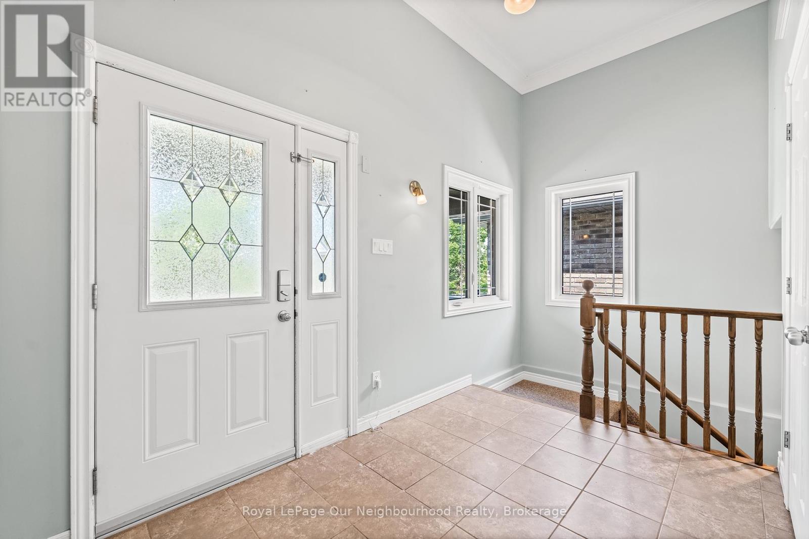 444 Florence Drive, Peterborough North, Ontario  K9J 0J1 - Photo 5 - X12418673