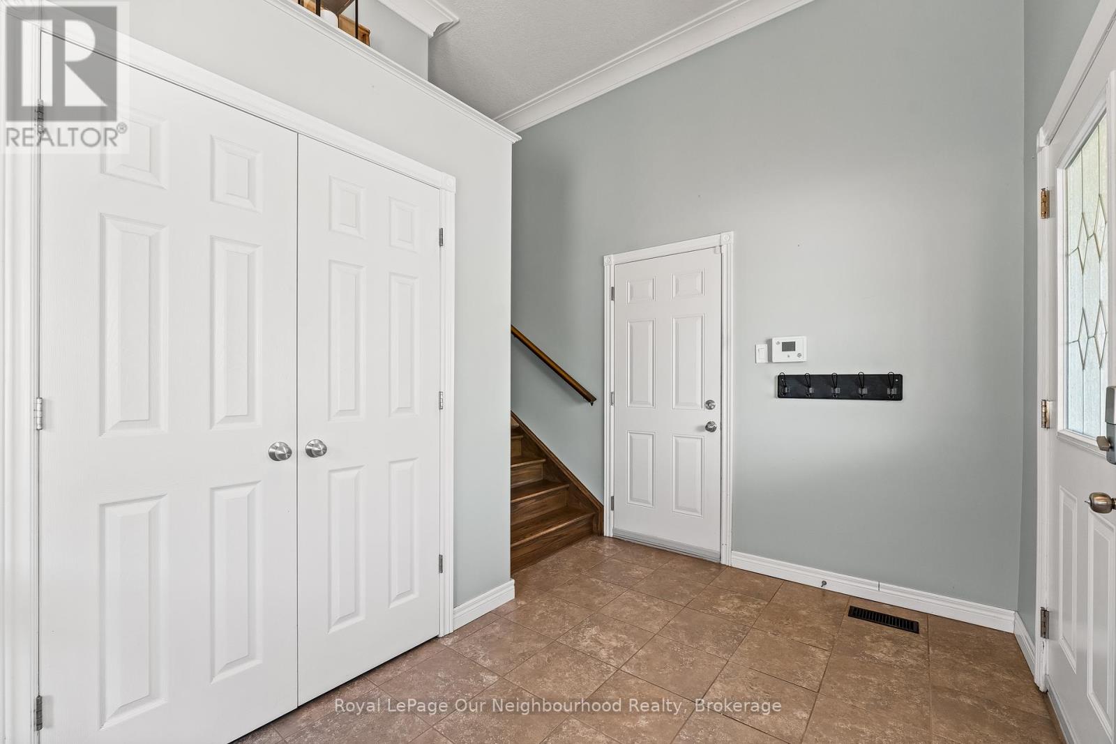 444 Florence Drive, Peterborough North, Ontario  K9J 0J1 - Photo 6 - X12418673