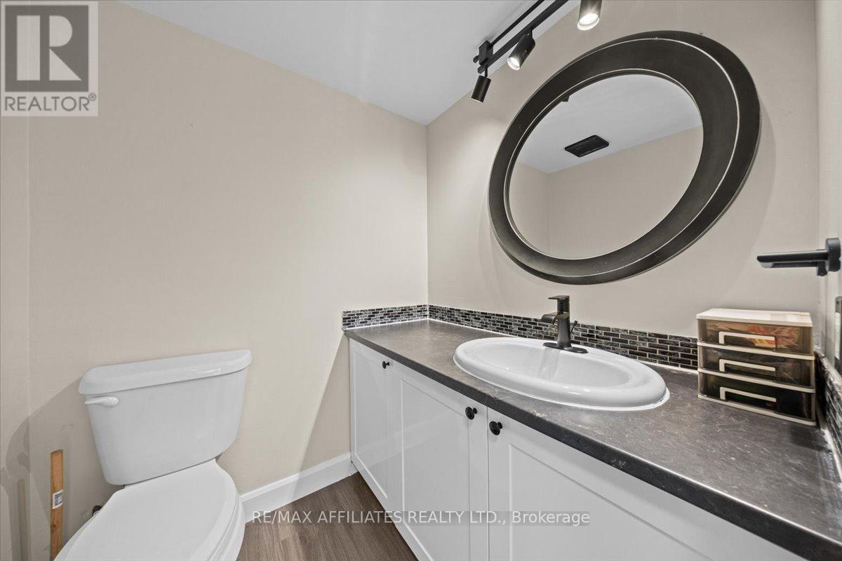 A - 6643 Bilberry Drive, Ottawa, Ontario  K1C 4N5 - Photo 5 - X12418649