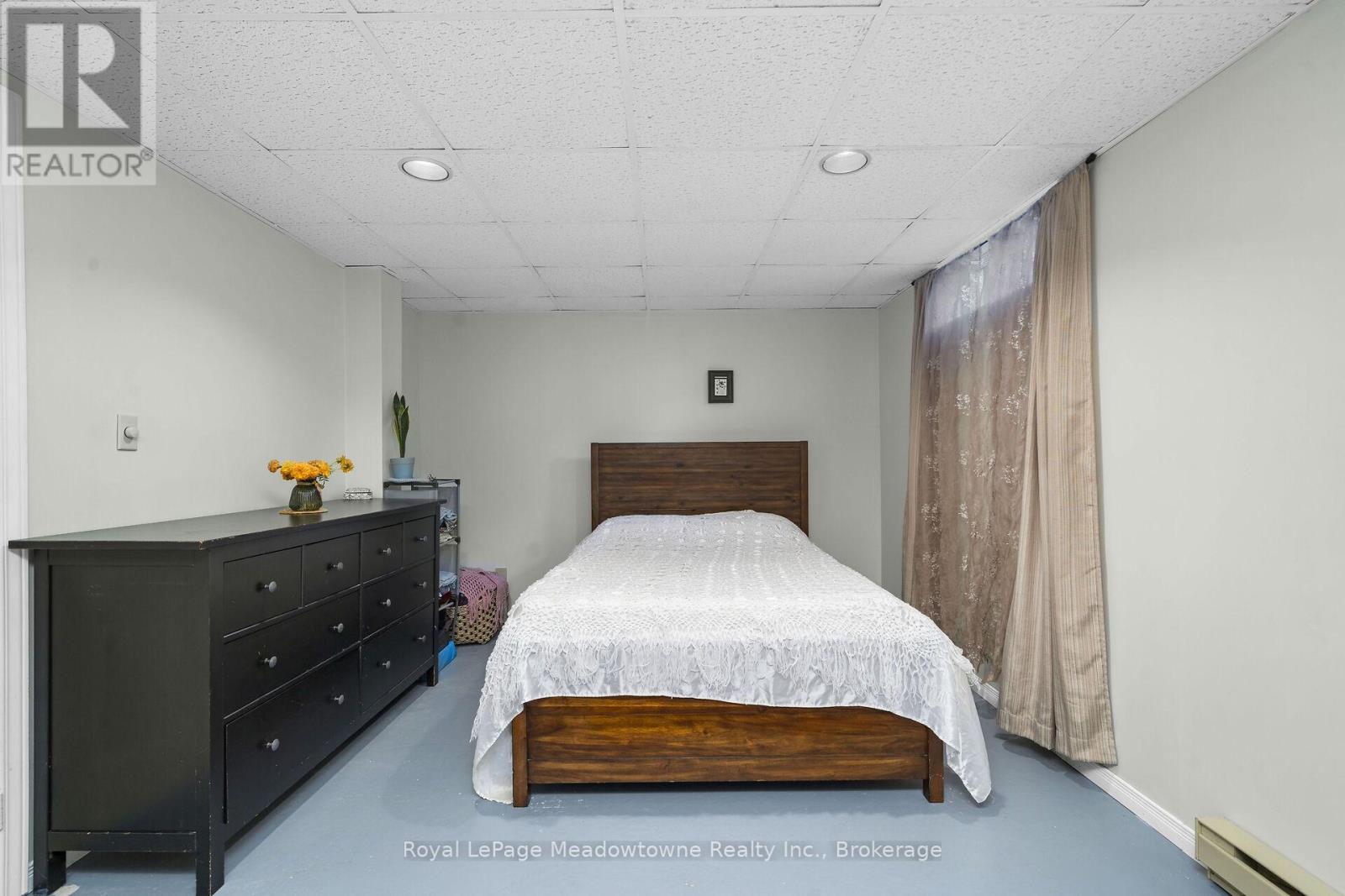 11 Valeriote Place, Guelph, Ontario  N1G 3X1 - Photo 15 - X12418666