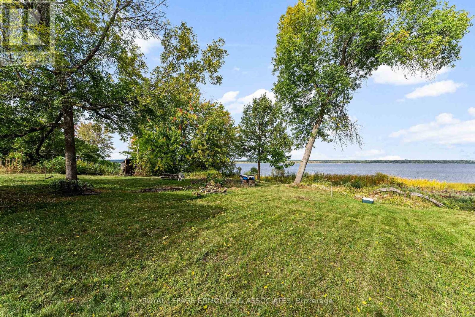 1095 Mountainview Drive, Laurentian Valley, Ontario  K8A 8E3 - Photo 37 - X12418688