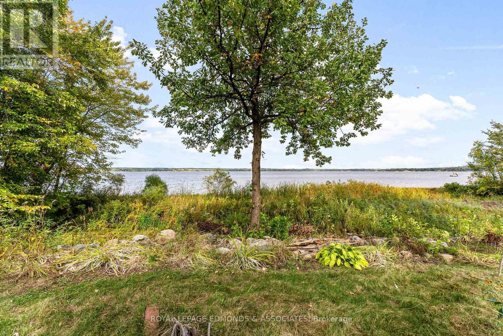1095 Mountainview Drive, Laurentian Valley, Ontario  K8A 8E3 - Photo 4 - X12418688