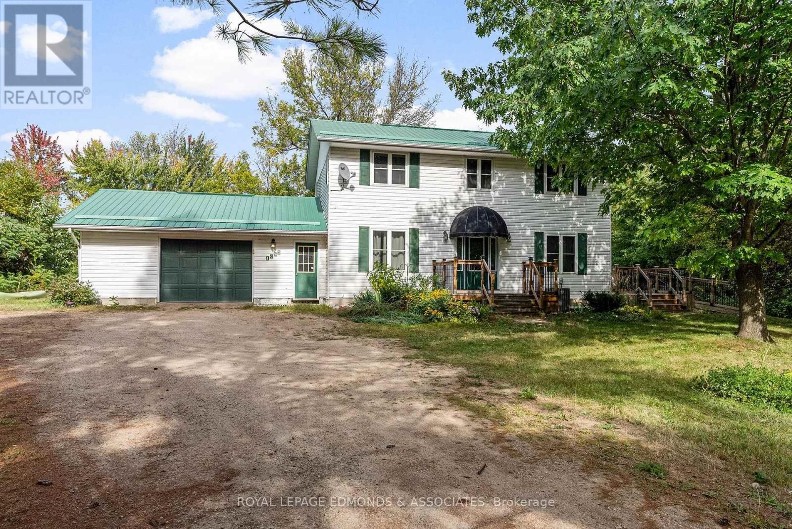 1095 Mountainview Drive, Laurentian Valley, Ontario  K8A 8E3 - Photo 6 - X12418688