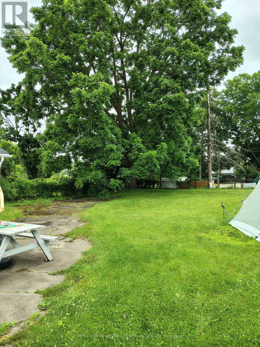 48 Montague Street, Smiths Falls, Ontario  K7A 2M1 - Photo 10 - X12255858