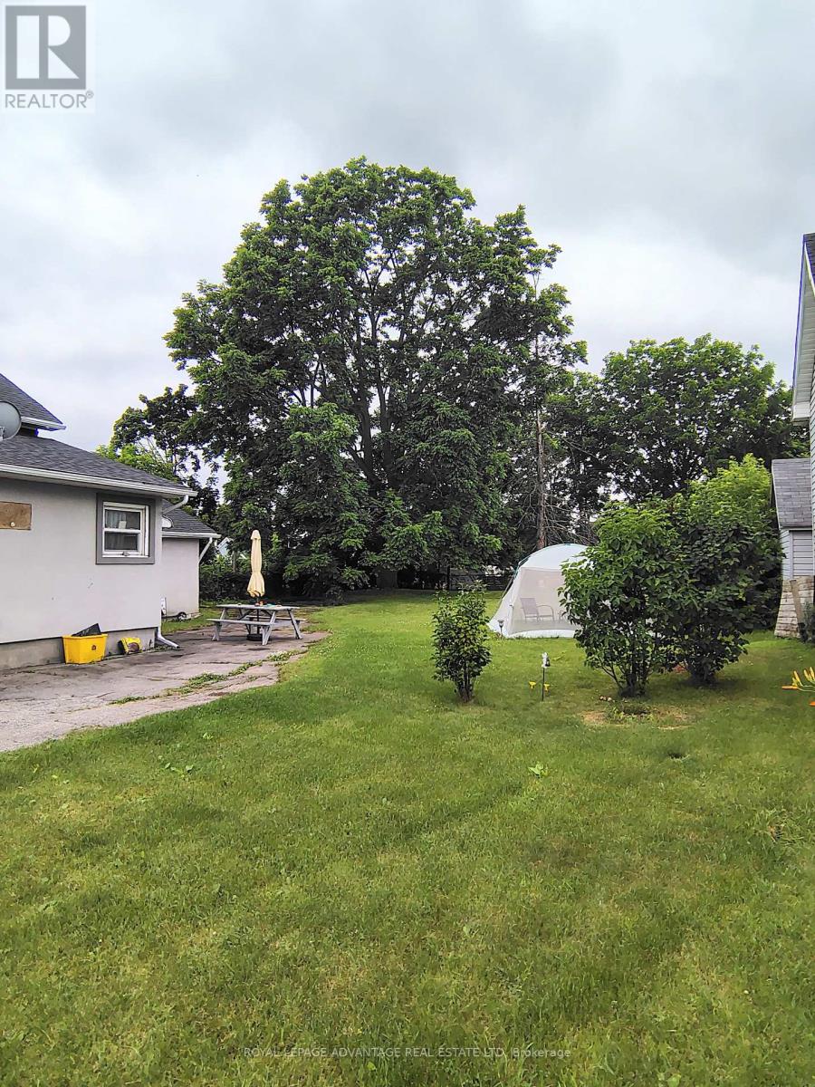 48 Montague Street, Smiths Falls, Ontario  K7A 2M1 - Photo 9 - X12255858