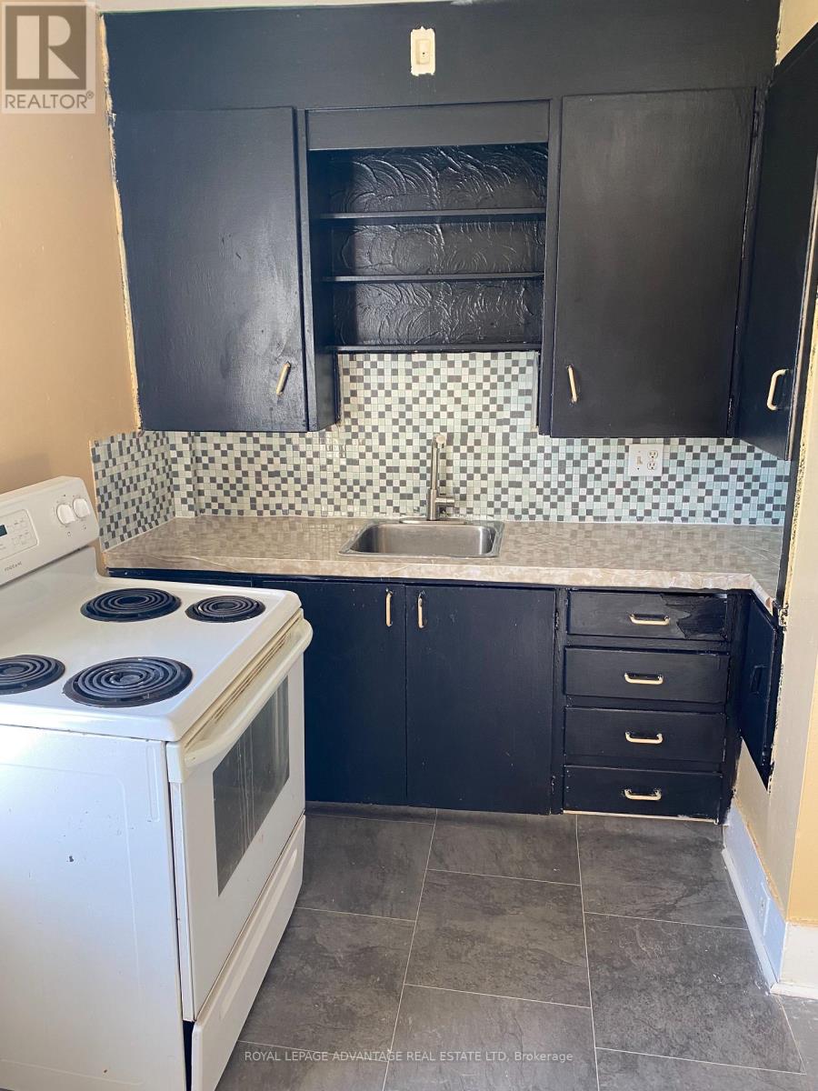 48 Montague Street, Smiths Falls, Ontario  K7A 2M1 - Photo 11 - X12255858