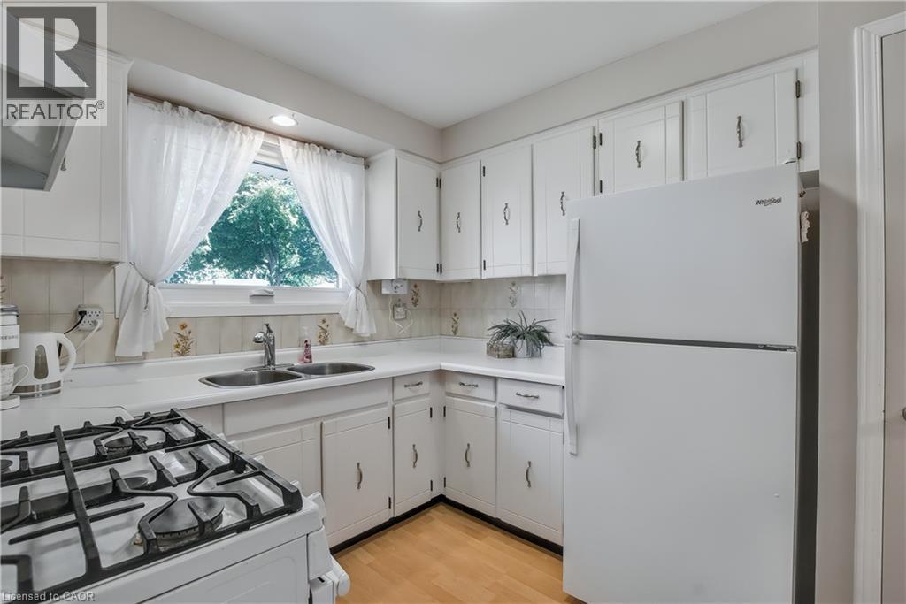 79 Gardiner Drive, Hamilton, Ontario  L9C 4V3 - Photo 6 - 40772217