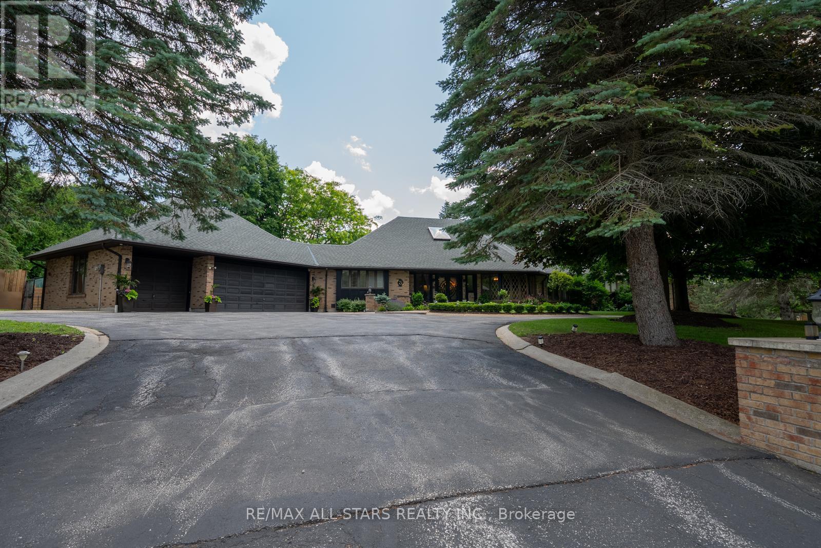 3 Marilyn Avenue, Whitchurch-Stouffville, Ontario  L4A 2C8 - Photo 9 - N12264302