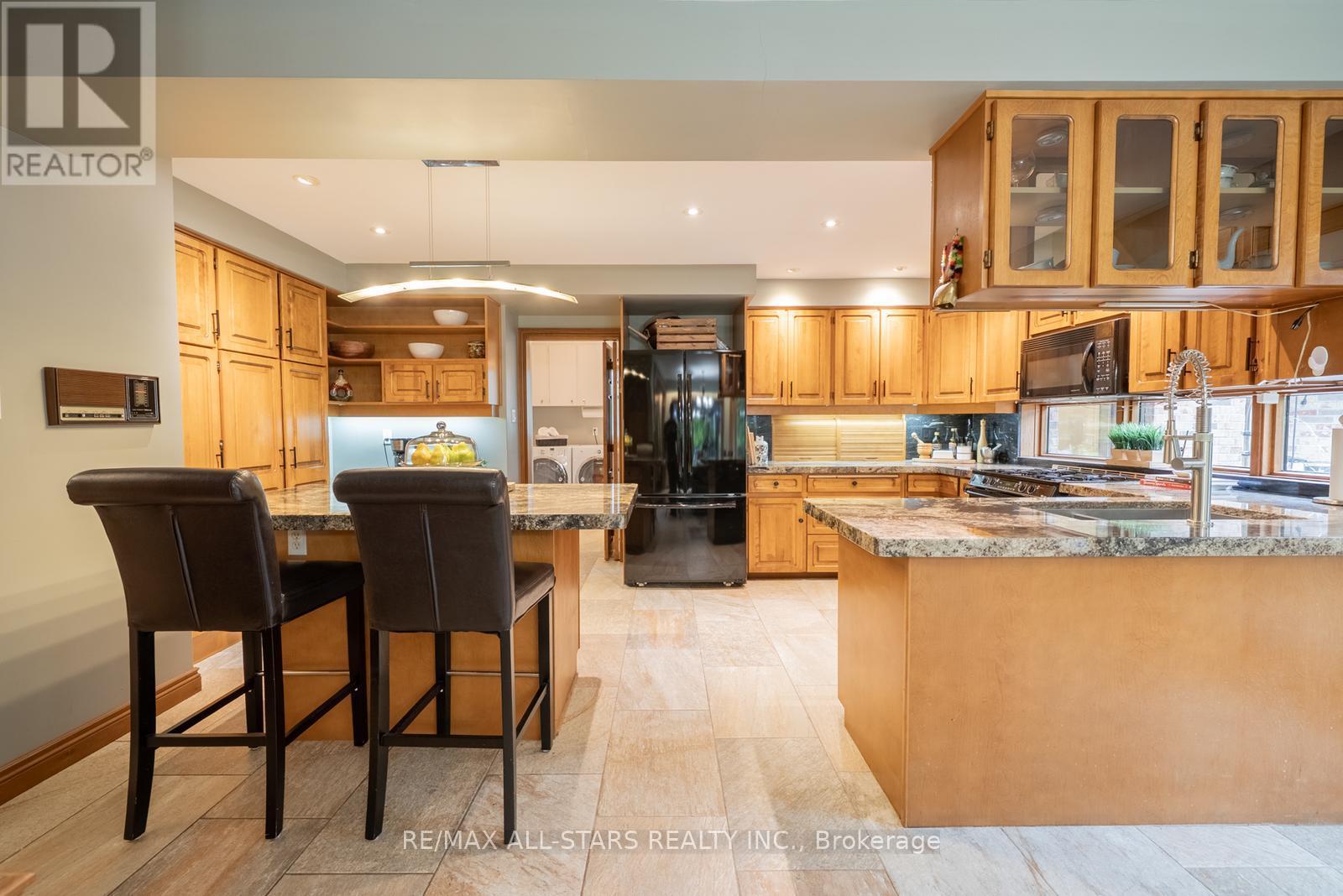 3 Marilyn Avenue, Whitchurch-Stouffville, Ontario  L4A 2C8 - Photo 13 - N12264302