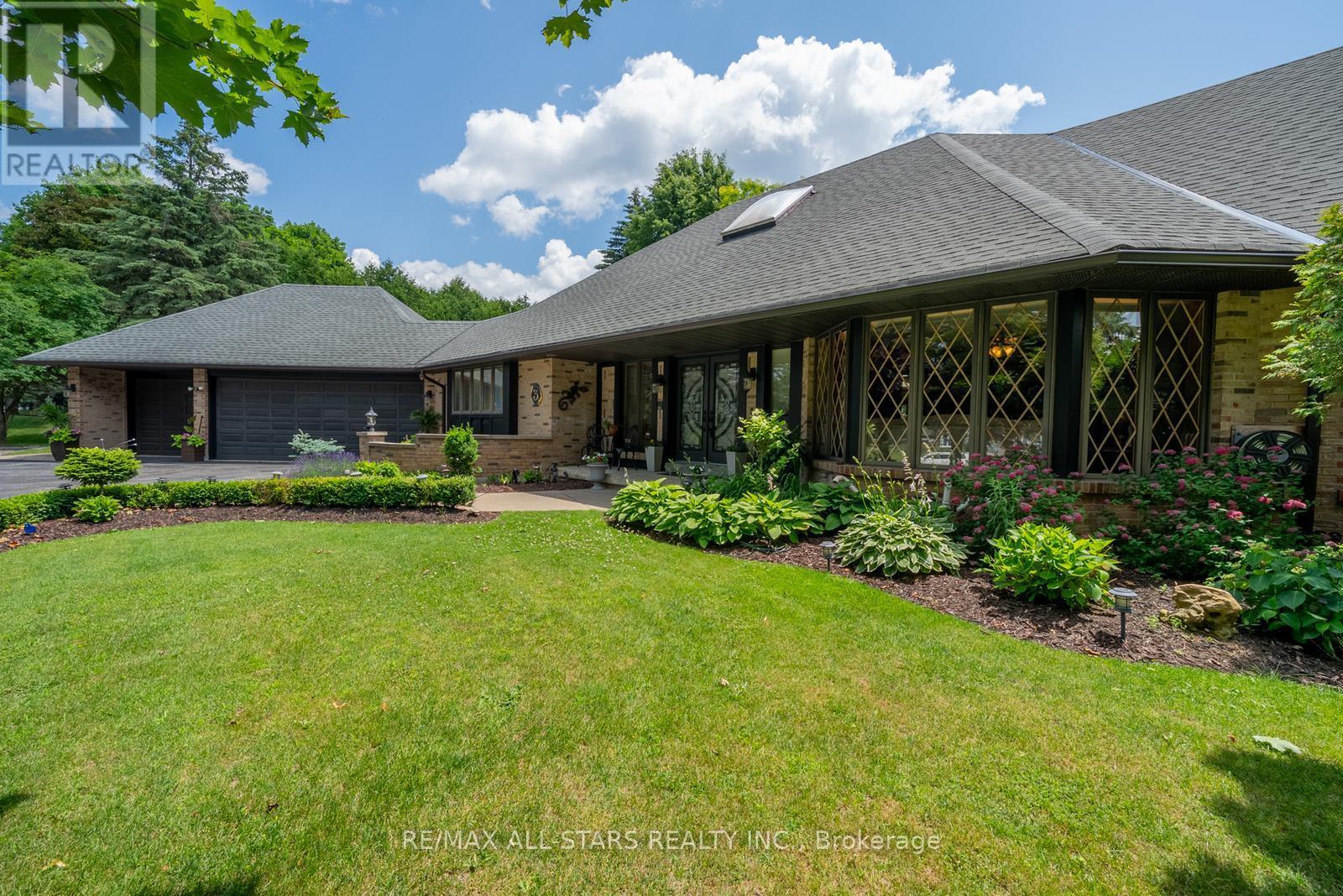 3 Marilyn Avenue, Whitchurch-Stouffville, Ontario  L4A 2C8 - Photo 6 - N12264302