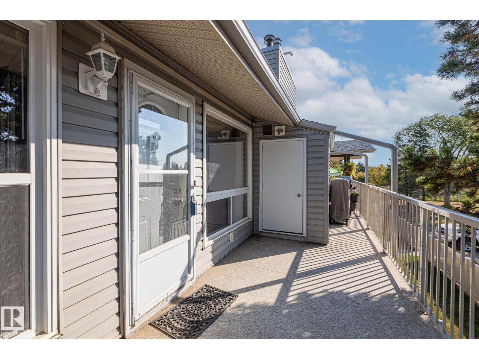 9331 172 St Nw, Edmonton, Alberta  T5T 3C3 - Photo 3 - E4458879
