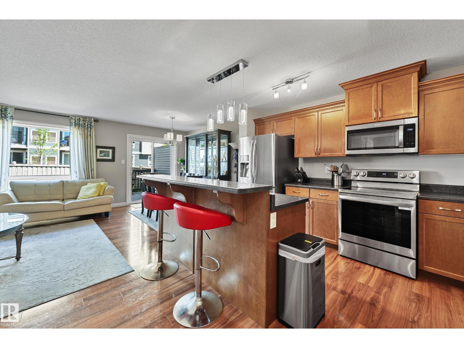 21914 91 Av Nw, Edmonton, Alberta  T5T 6Z5 - Photo 4 - E4458881