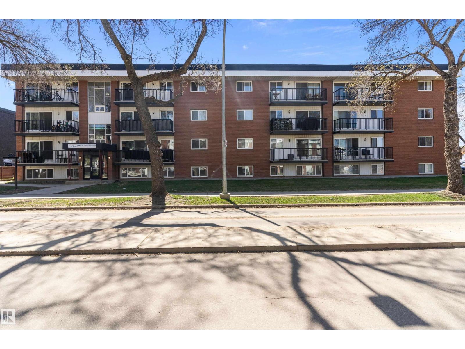 #303 10149 83 Av Nw, Edmonton, Alberta  T6E 2C5 - Photo 2 - E4458884