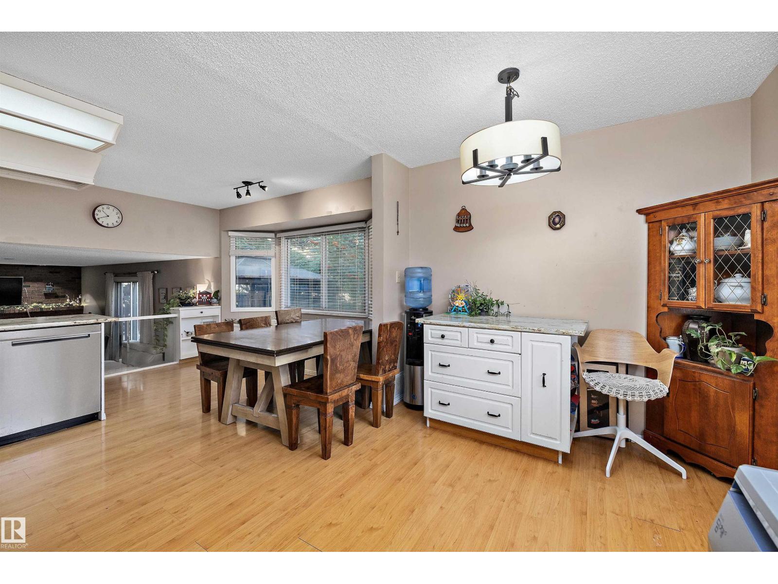 1456 Knottwood Rd E Nw, Edmonton, Alberta  T6K 2J9 - Photo 10 - E4458886