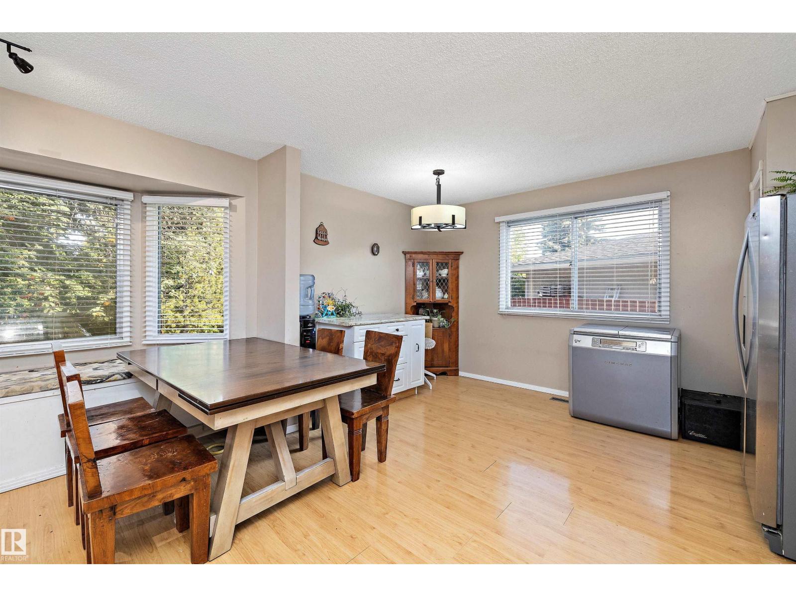 1456 Knottwood Rd E Nw, Edmonton, Alberta  T6K 2J9 - Photo 13 - E4458886