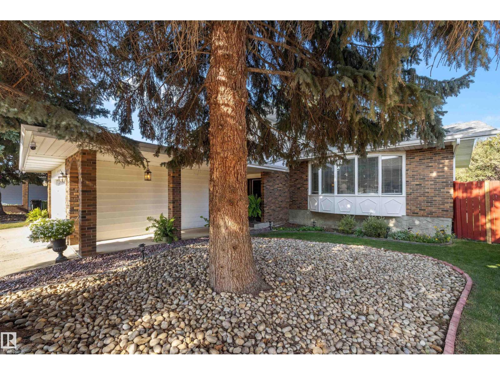 1456 Knottwood Rd E Nw, Edmonton, Alberta  T6K 2J9 - Photo 3 - E4458886
