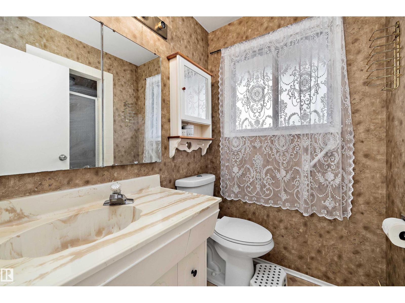1456 Knottwood Rd E Nw, Edmonton, Alberta  T6K 2J9 - Photo 33 - E4458886