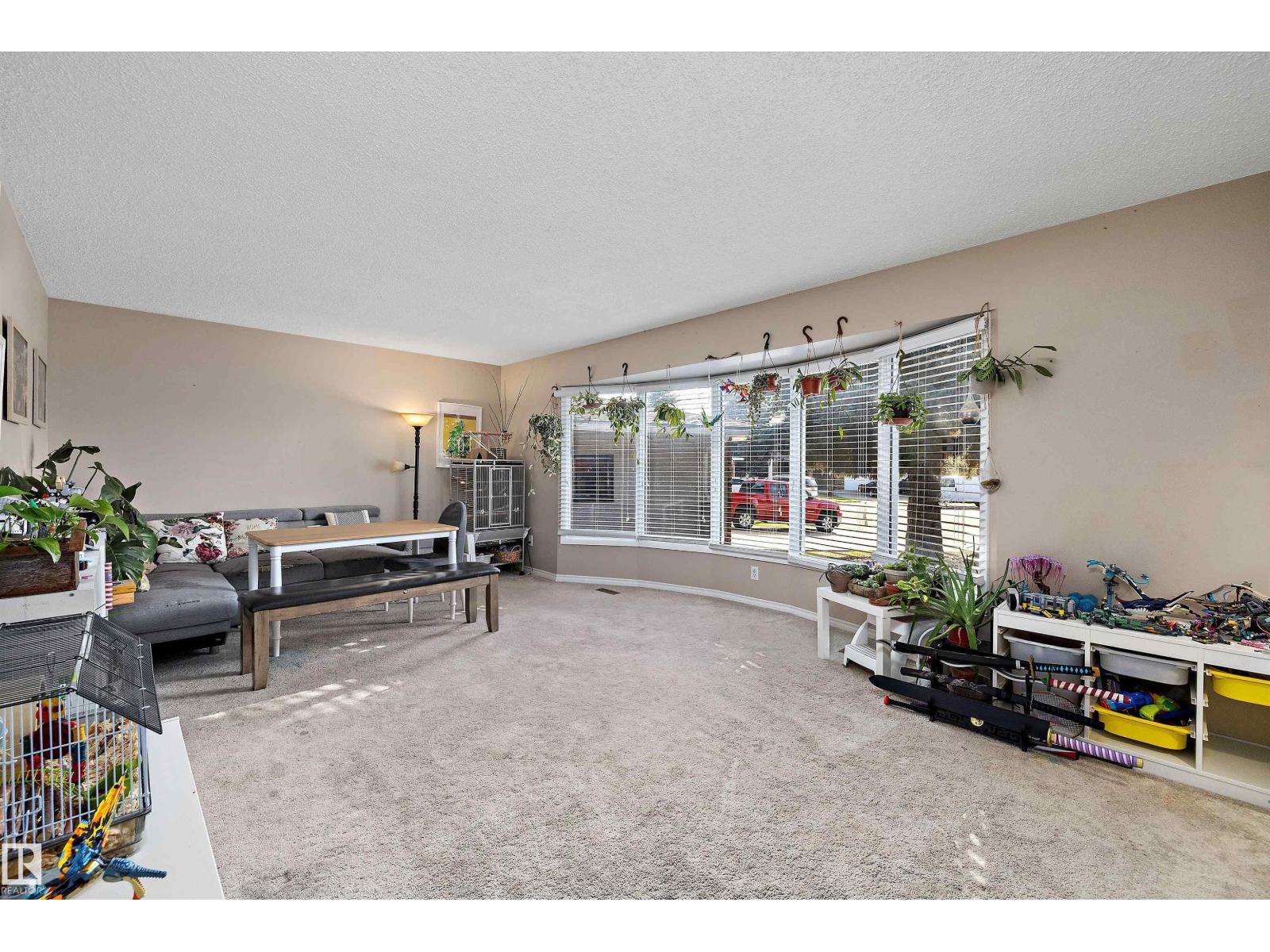 1456 Knottwood Rd E Nw, Edmonton, Alberta  T6K 2J9 - Photo 5 - E4458886