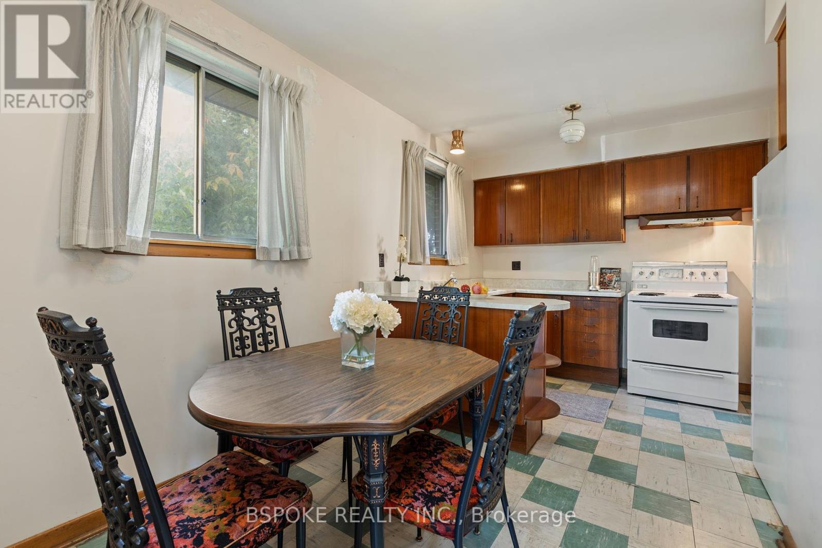 54 Warner Avenue, Toronto, Ontario  M4A 1Z4 - Photo 10 - C12418458