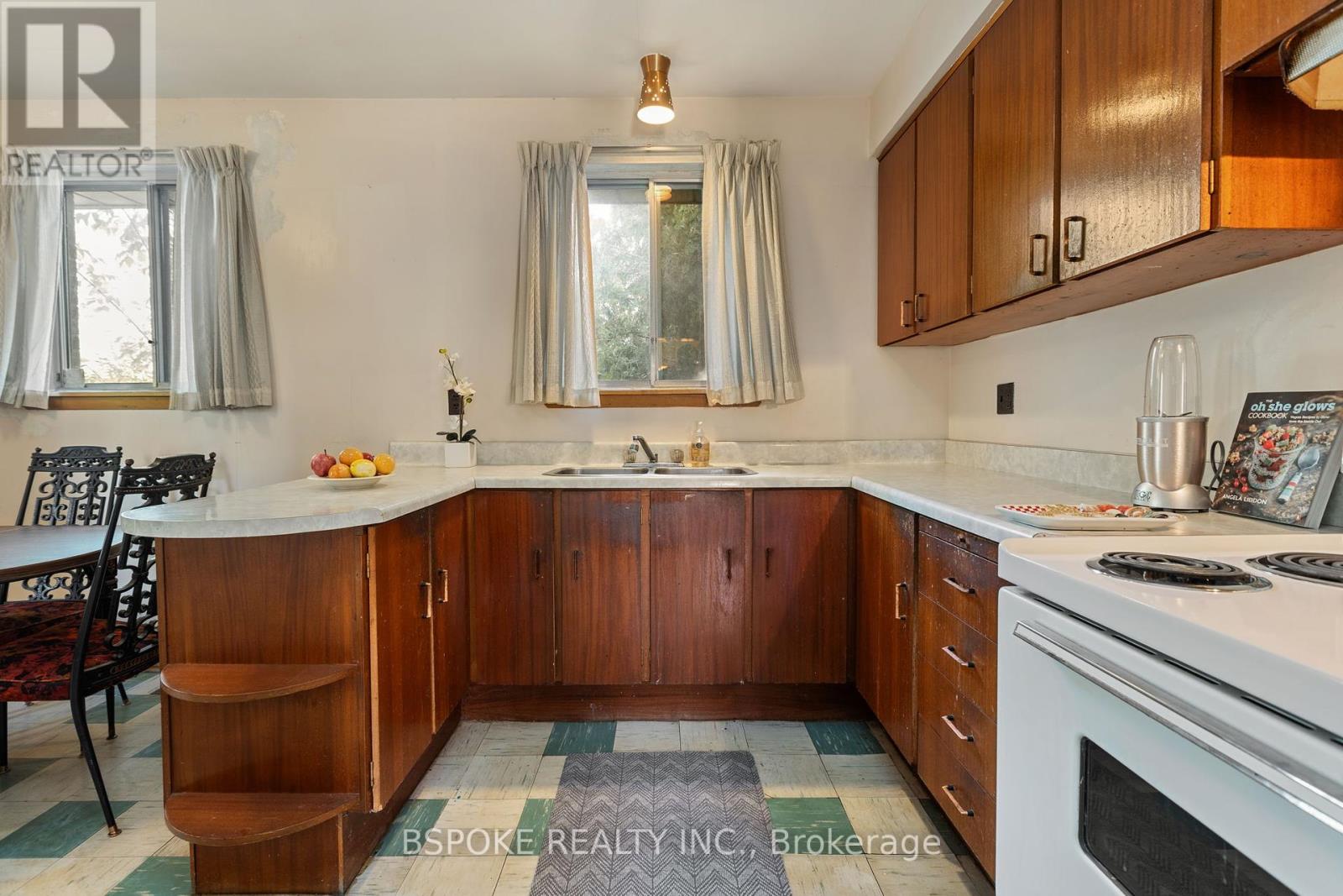 54 Warner Avenue, Toronto, Ontario  M4A 1Z4 - Photo 12 - C12418458