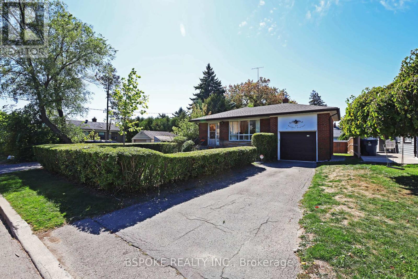 54 Warner Avenue, Toronto, Ontario  M4A 1Z4 - Photo 2 - C12418458