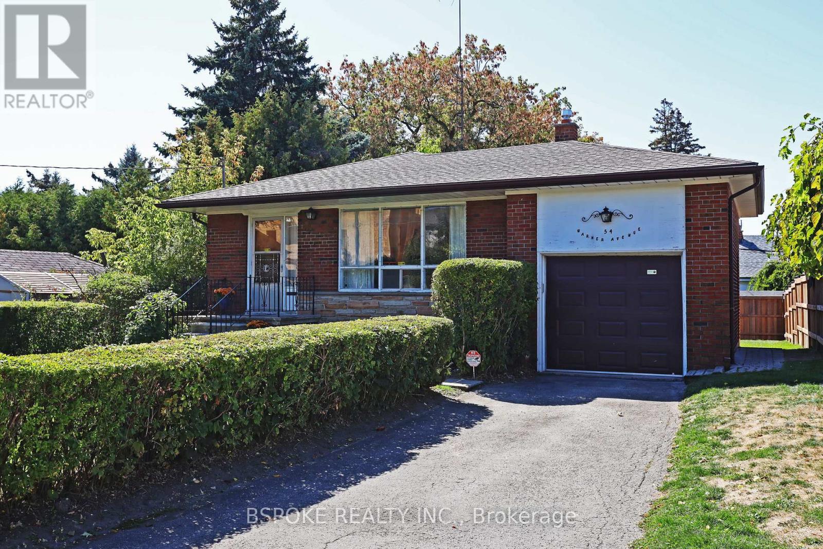 54 Warner Avenue, Toronto, Ontario  M4A 1Z4 - Photo 3 - C12418458