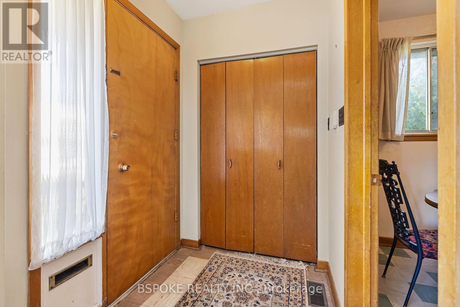 54 Warner Avenue, Toronto, Ontario  M4A 1Z4 - Photo 5 - C12418458