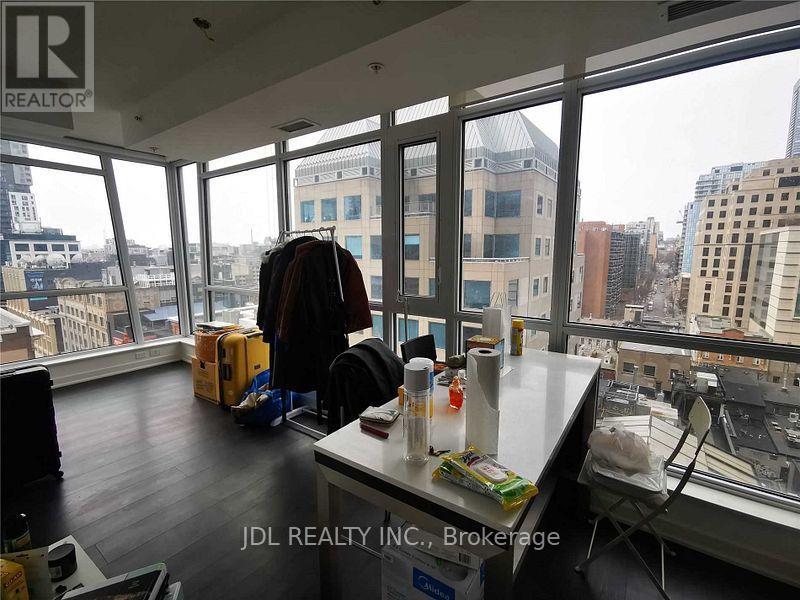 1009 - 199 Richmond Street W, Toronto, Ontario  M5V 0H4 - Photo 11 - C12418461