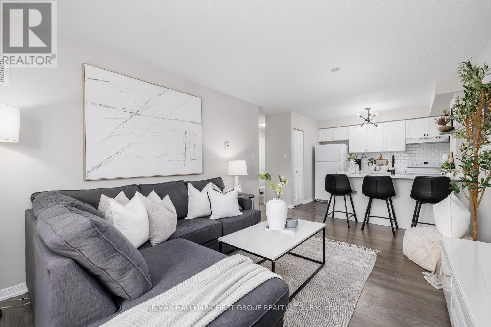 309 - 136 Aspen Springs Drive, Clarington, Ontario  L1C 0G9 - Photo 2 - E12418510