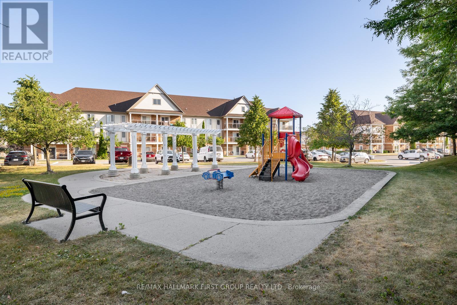 309 - 136 Aspen Springs Drive, Clarington, Ontario  L1C 0G9 - Photo 4 - E12418510