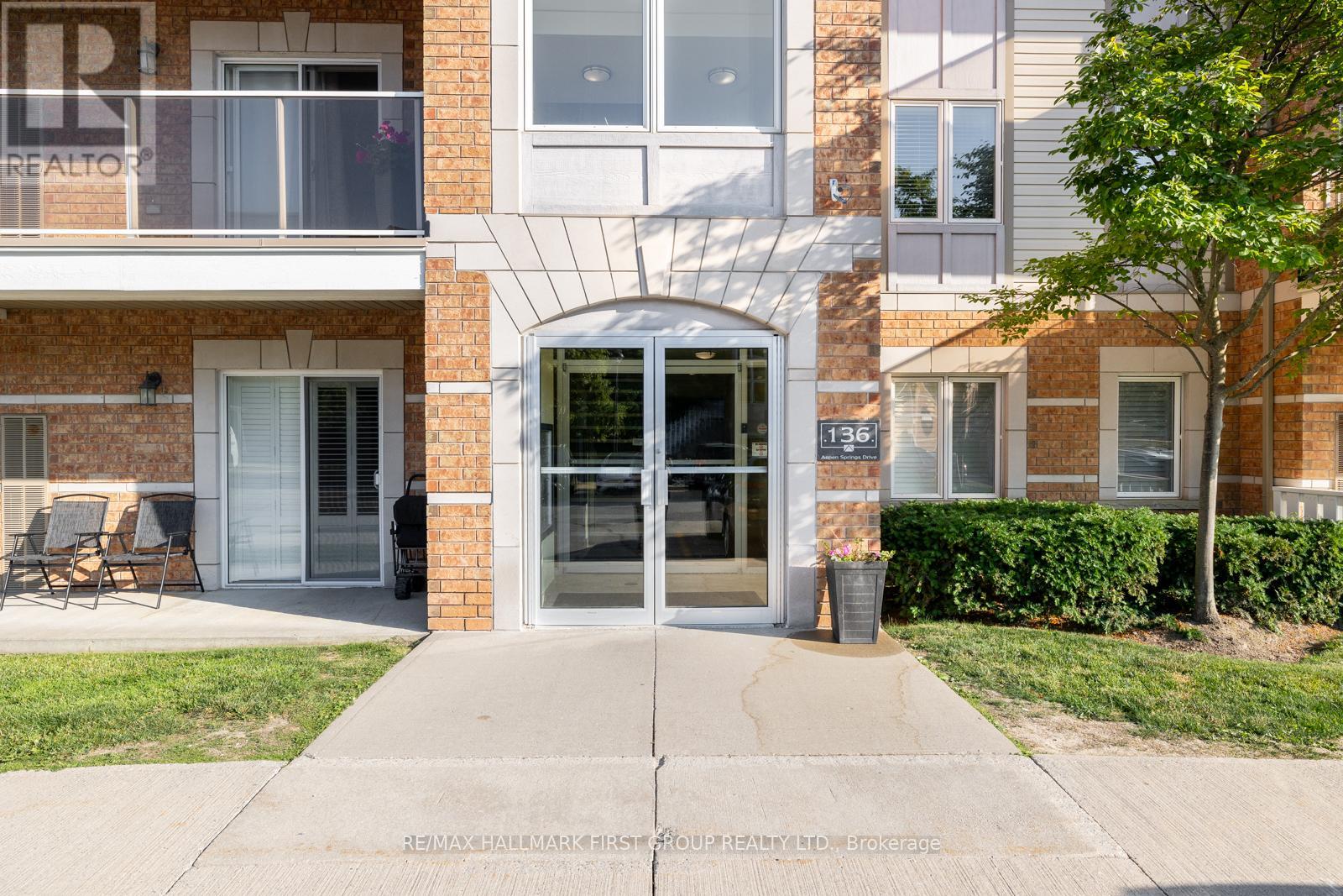 309 - 136 Aspen Springs Drive, Clarington, Ontario  L1C 0G9 - Photo 6 - E12418510