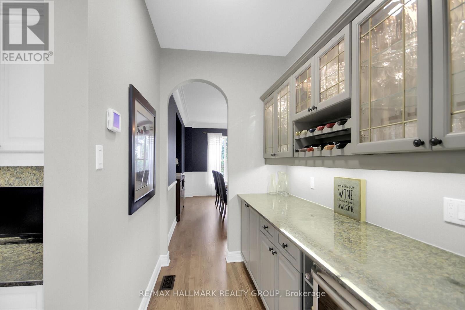 13 Beechgrove Gardens, Ottawa, Ontario  K2S 1W5 - Photo 12 - X12370932