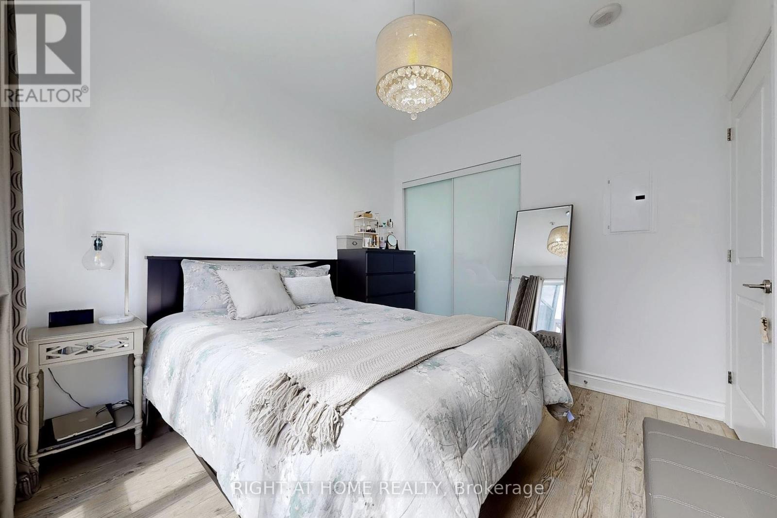 1609b - 9090 Yonge Street, Richmond Hill, Ontario  L4C 0Z1 - Photo 13 - N12418437